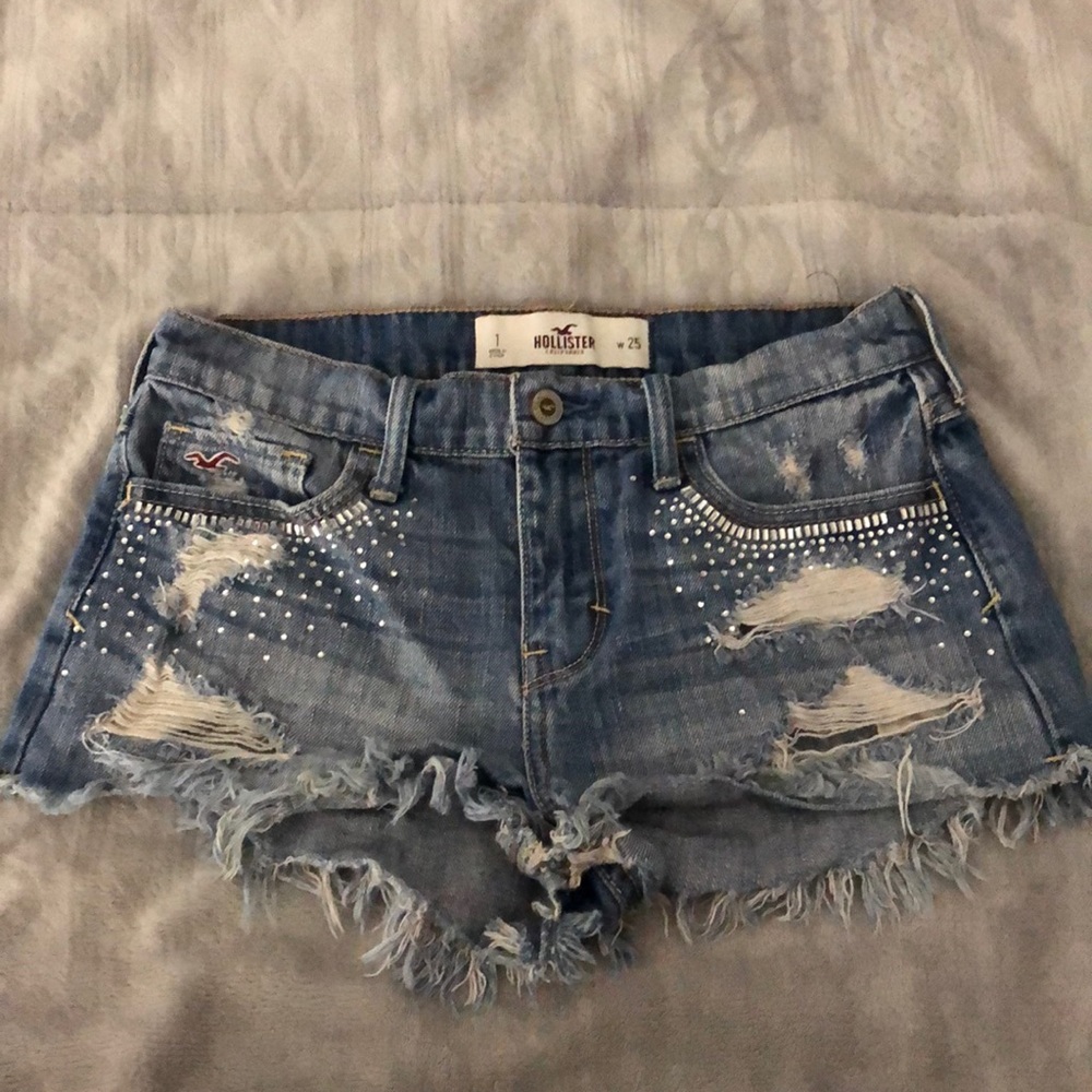 High waisted Hollister shorts.